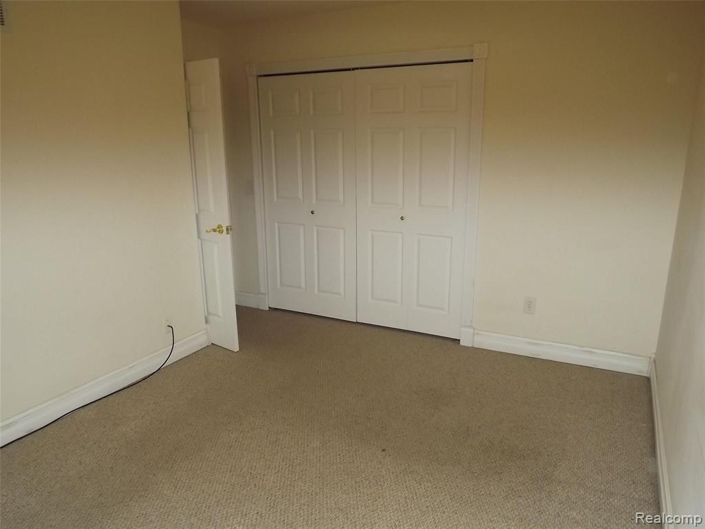 569 Tennyson Rochester Hills, MI 48307 - Photo 14 of 19