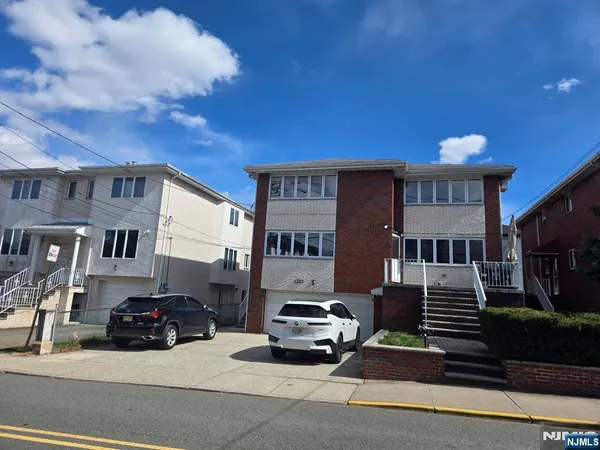 $3,700 | 1624 John Street, Unit 2, Fort Lee, NJ 07024