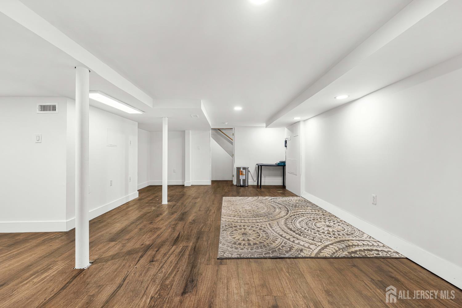 23 Longfield Road New Brunswick, NJ 08901 - Photo 12 of 50