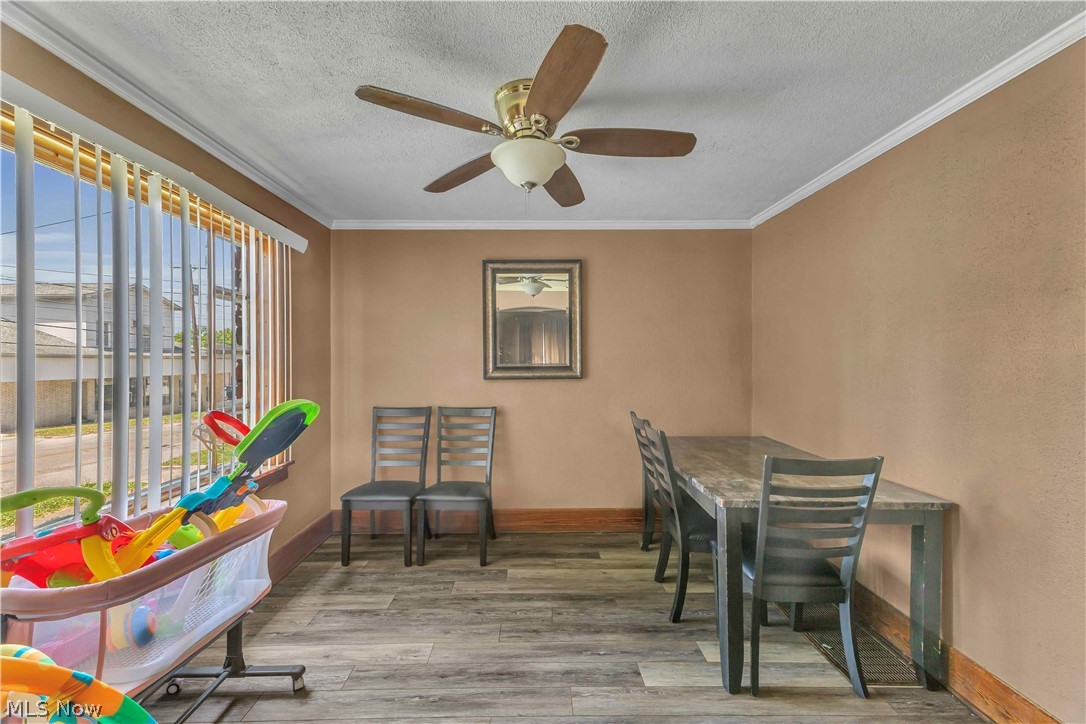 422 5th Street Struthers, OH 44471 - Photo 6 of 18