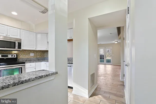 $2,700 | 9658 Stirling Bridge Drive, Columbia, MD 21046