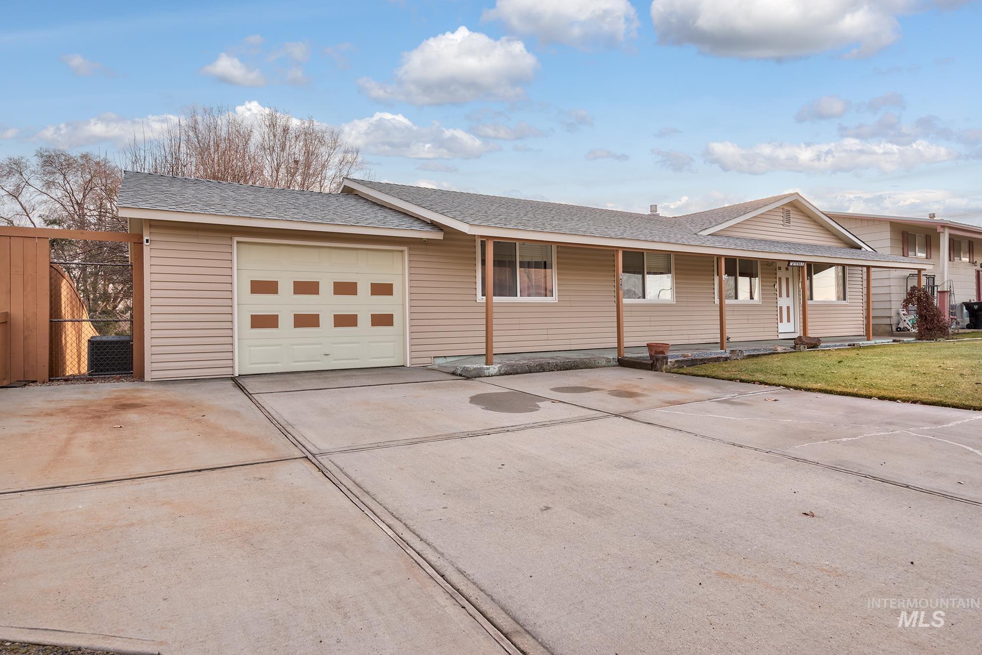 611 West Indianhead Road Weiser, ID 83672 - Photo 2 of 37