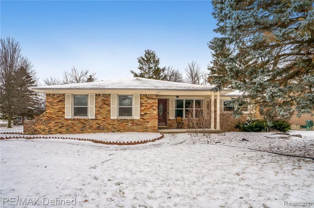 5067 North Georgetown Road Grand Blanc, MI 48439 - Photo 1 of 29 1.jpg