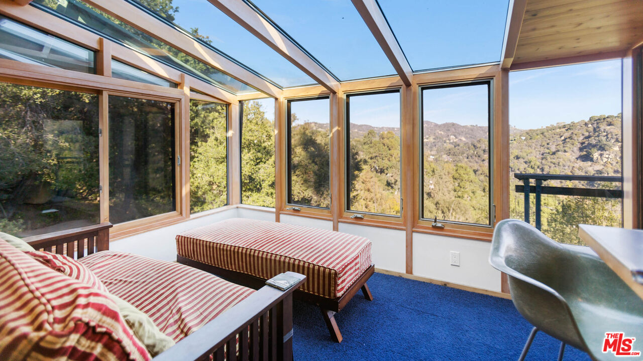 20006 Valley View Drive Topanga, CA 90290 - Photo 11 of 39