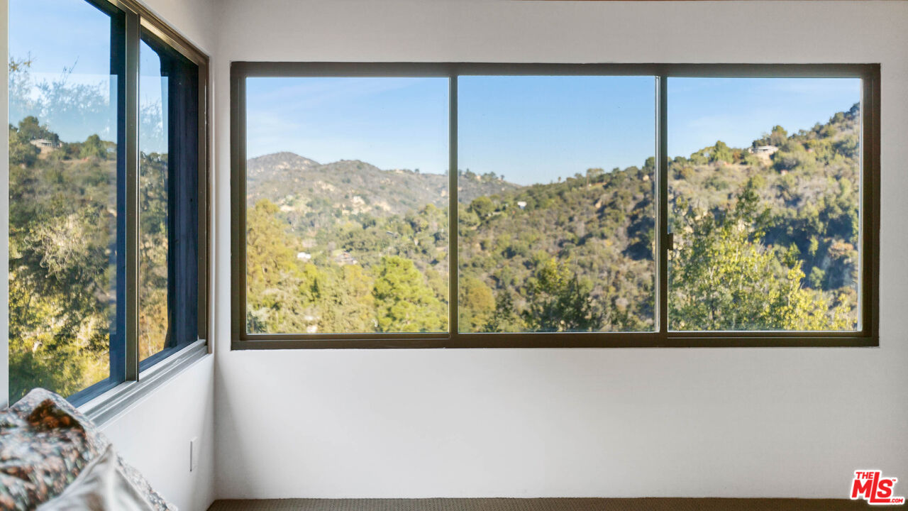 20006 Valley View Drive Topanga, CA 90290 - Photo 14 of 39