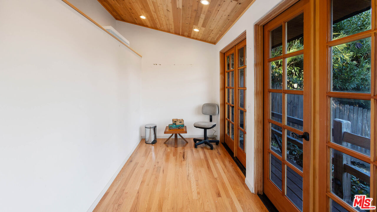 20006 Valley View Drive Topanga, CA 90290 - Photo 22 of 39