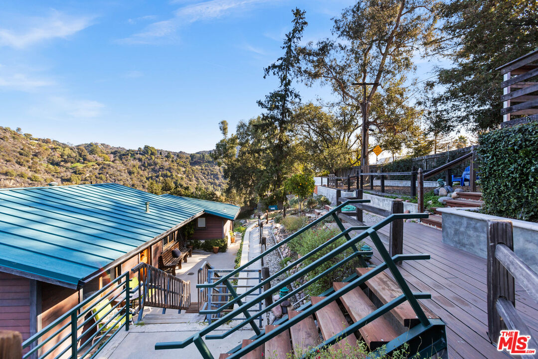 20006 Valley View Drive Topanga, CA 90290 - Photo 27 of 39