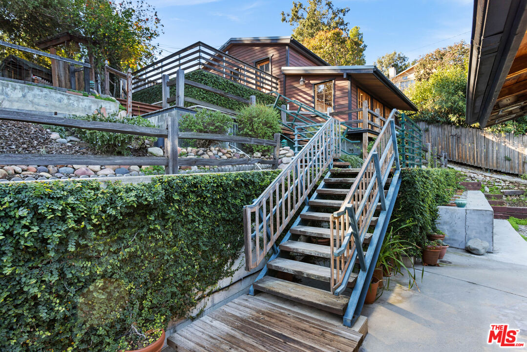 20006 Valley View Drive Topanga, CA 90290 - Photo 33 of 39