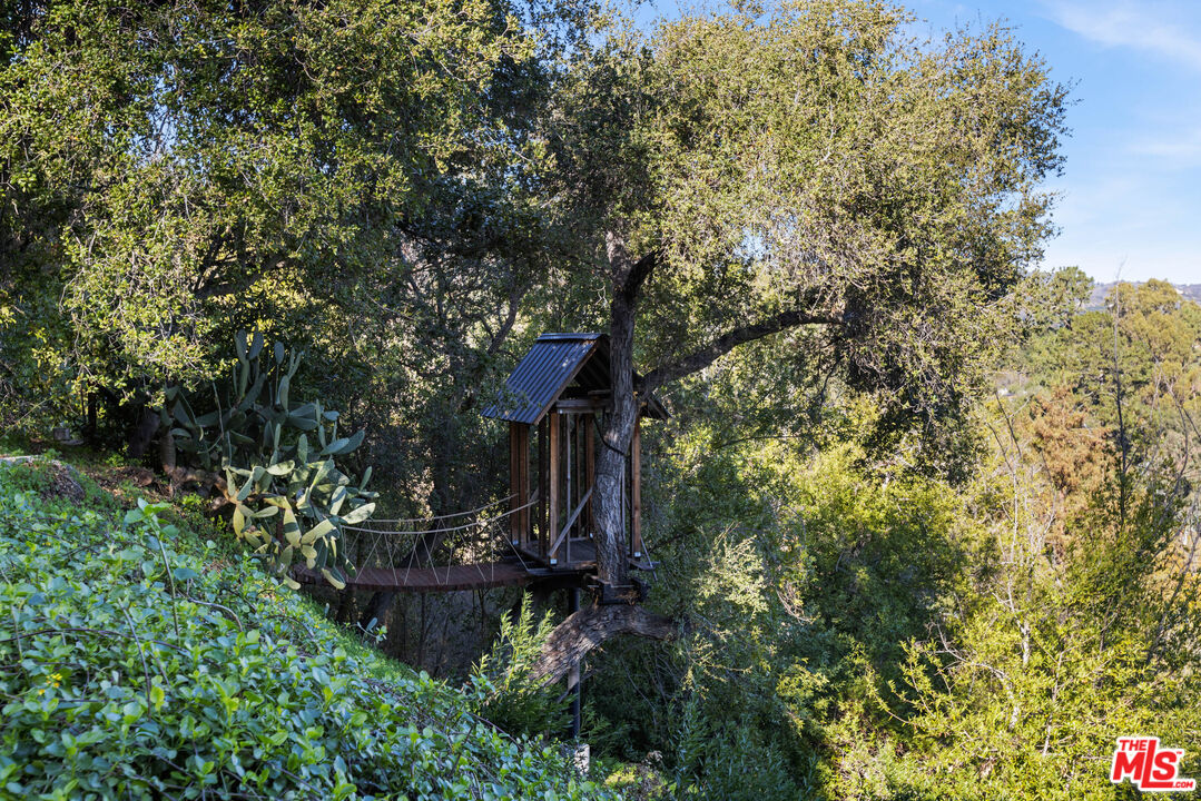 20006 Valley View Drive Topanga, CA 90290 - Photo 36 of 39