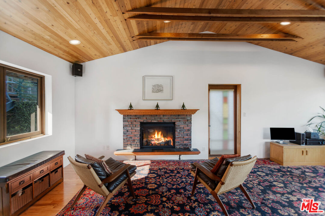 20006 Valley View Drive Topanga, CA 90290 - Photo 8 of 39