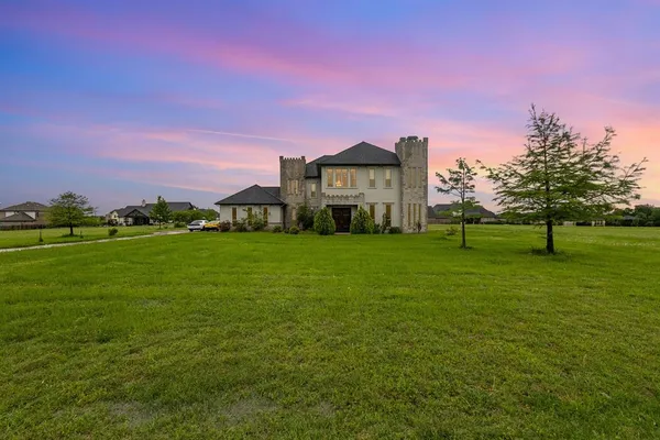 $895,000 | 4455 Lake Breeze Drive, McKinney, TX 75071