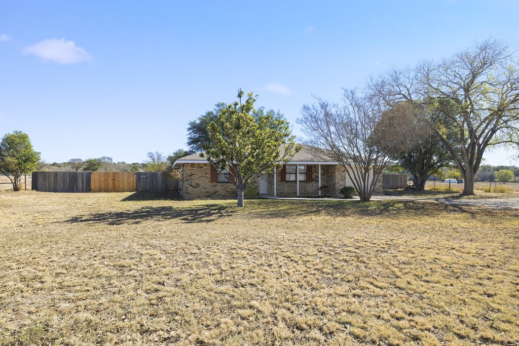 341 Stoneleigh Road Center Point, TX 78010 - Photo 3 of 26