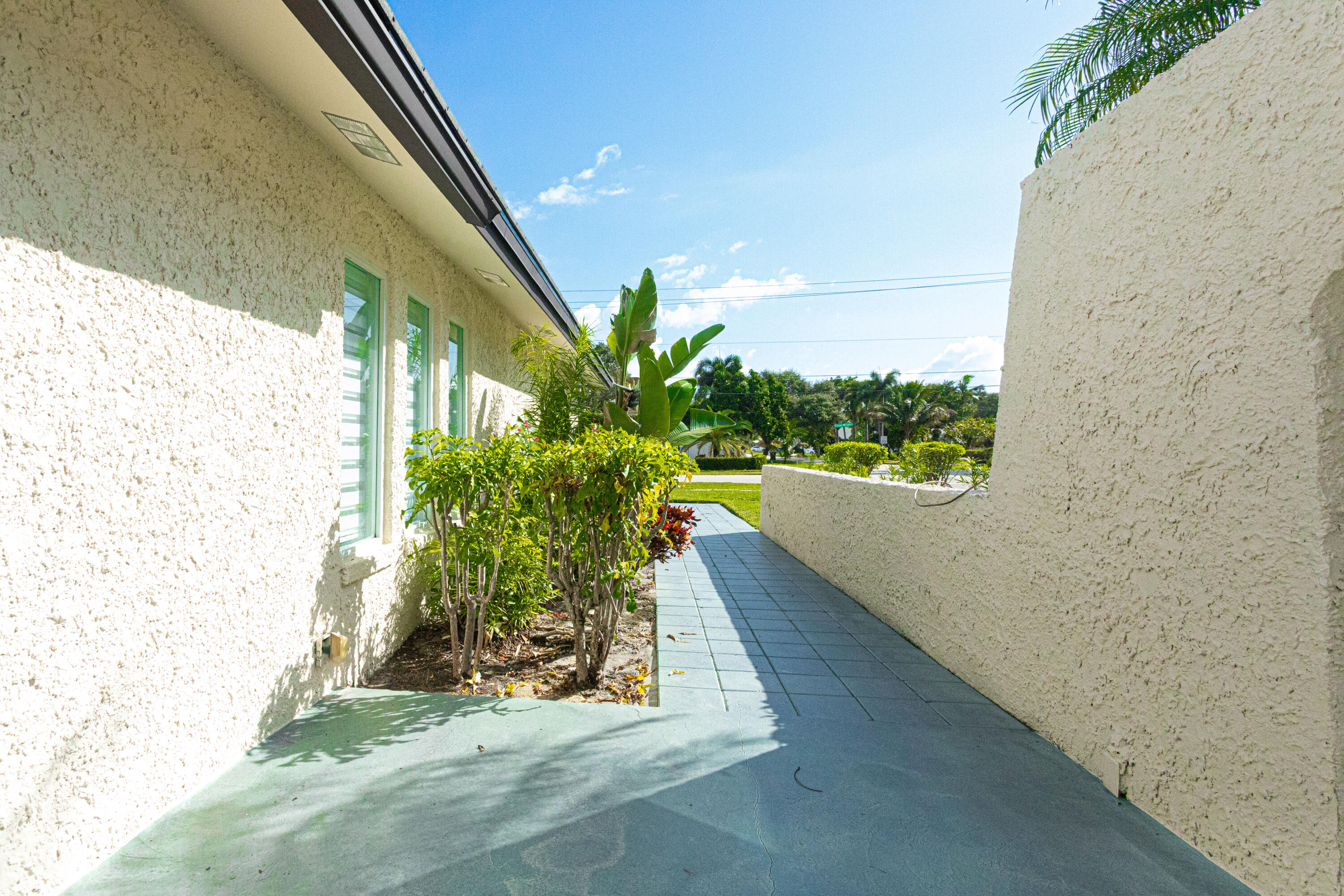 2013 Ardley Road North Palm Beach, FL 33408 - Photo 8 of 66 casa-8_1