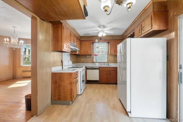 $549,000 | 18 Faneuil Place, New Rochelle, NY 10801