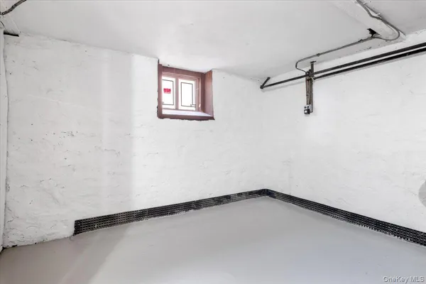 $549,000 | 18 Faneuil Place, New Rochelle, NY 10801