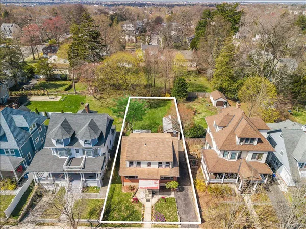 $549,000 | 18 Faneuil Place, New Rochelle, NY 10801