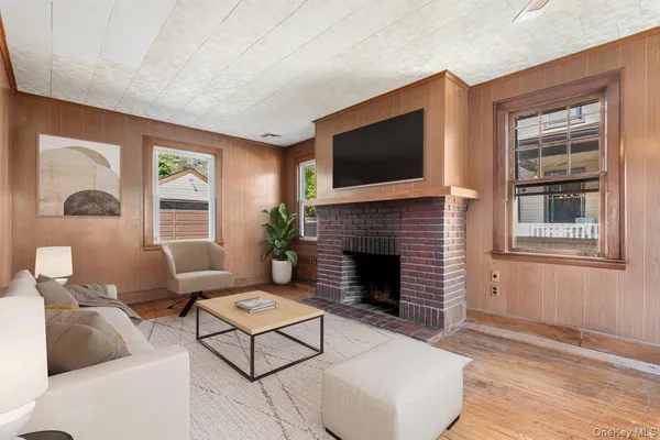 $549,000 | 18 Faneuil Place, New Rochelle, NY 10801