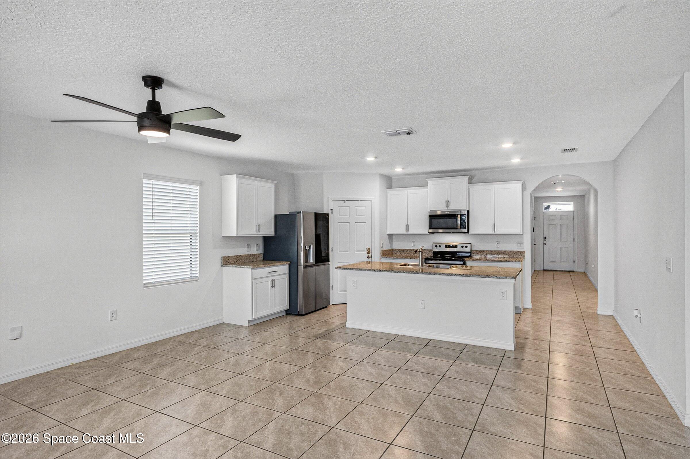 3419 Foggy Mist Road Southeast Palm Bay, FL 32909 - Photo 18 of 39 Kitchen