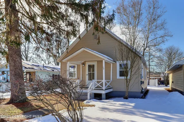 $269,800 | 17 Park Street, East Stroudsburg, PA 18301