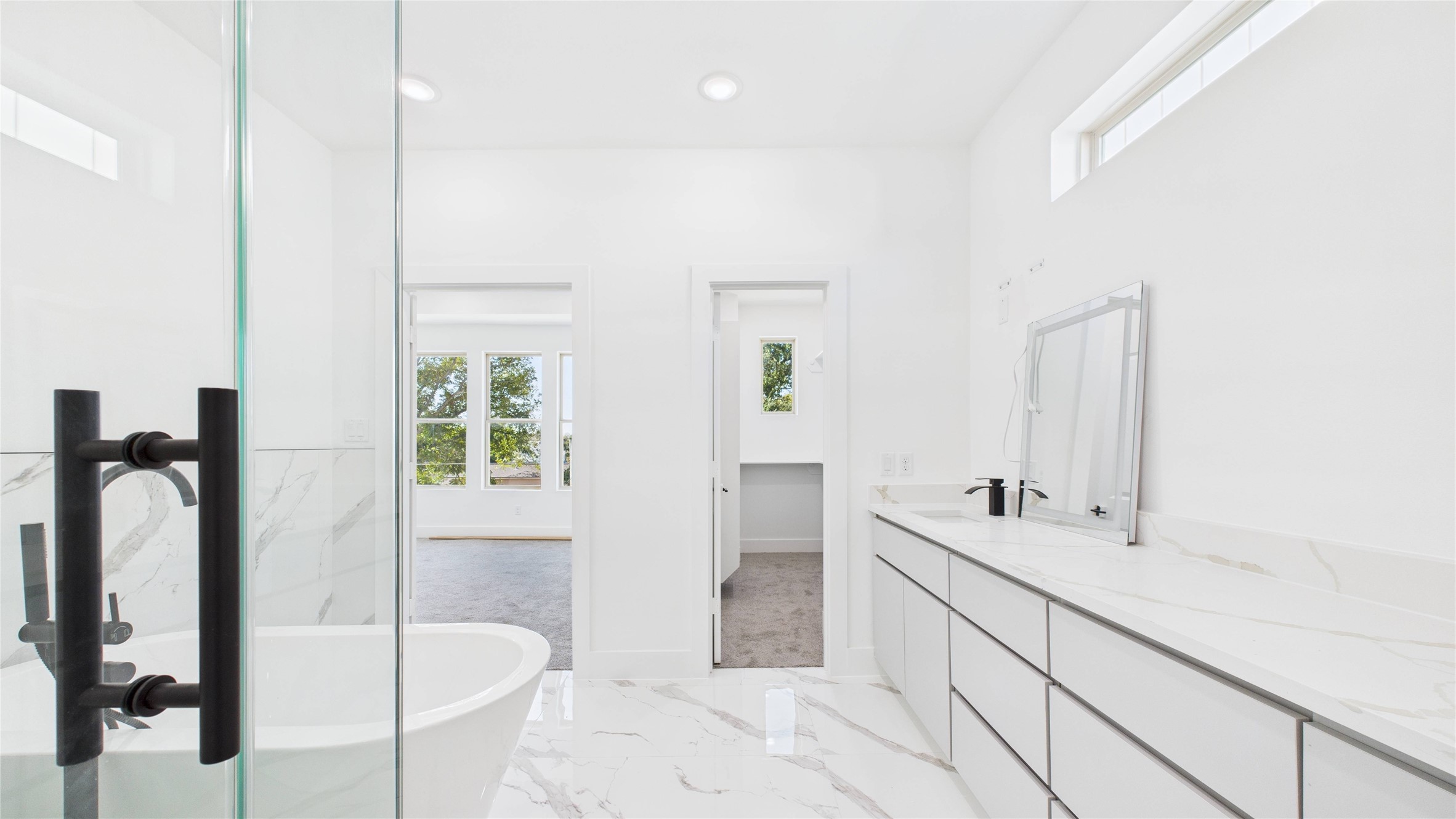 5318 Terry Street Houston, TX 77009 - Photo 25 of 28 Primary bathroom