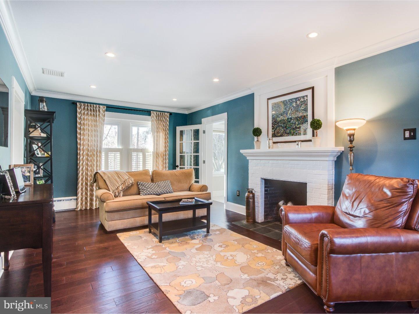 28 Wistar Road Paoli, PA 19301 - Photo 7 of 25 Living Room
