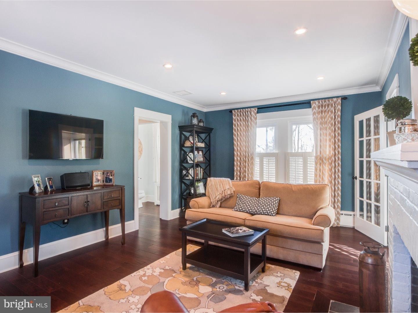 28 Wistar Road Paoli, PA 19301 - Photo 8 of 25 Living Room