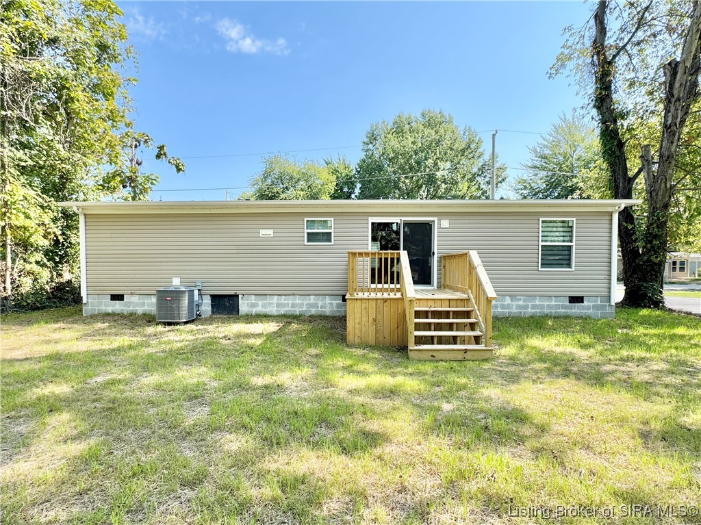 232 South Oak Street Austin, IN 47102 - Photo 4 of 23 Rear