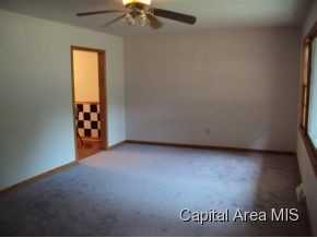 2050 Cambridge Road Springfield, IL 62704 - Photo 4 of 6 Gallery Image 4