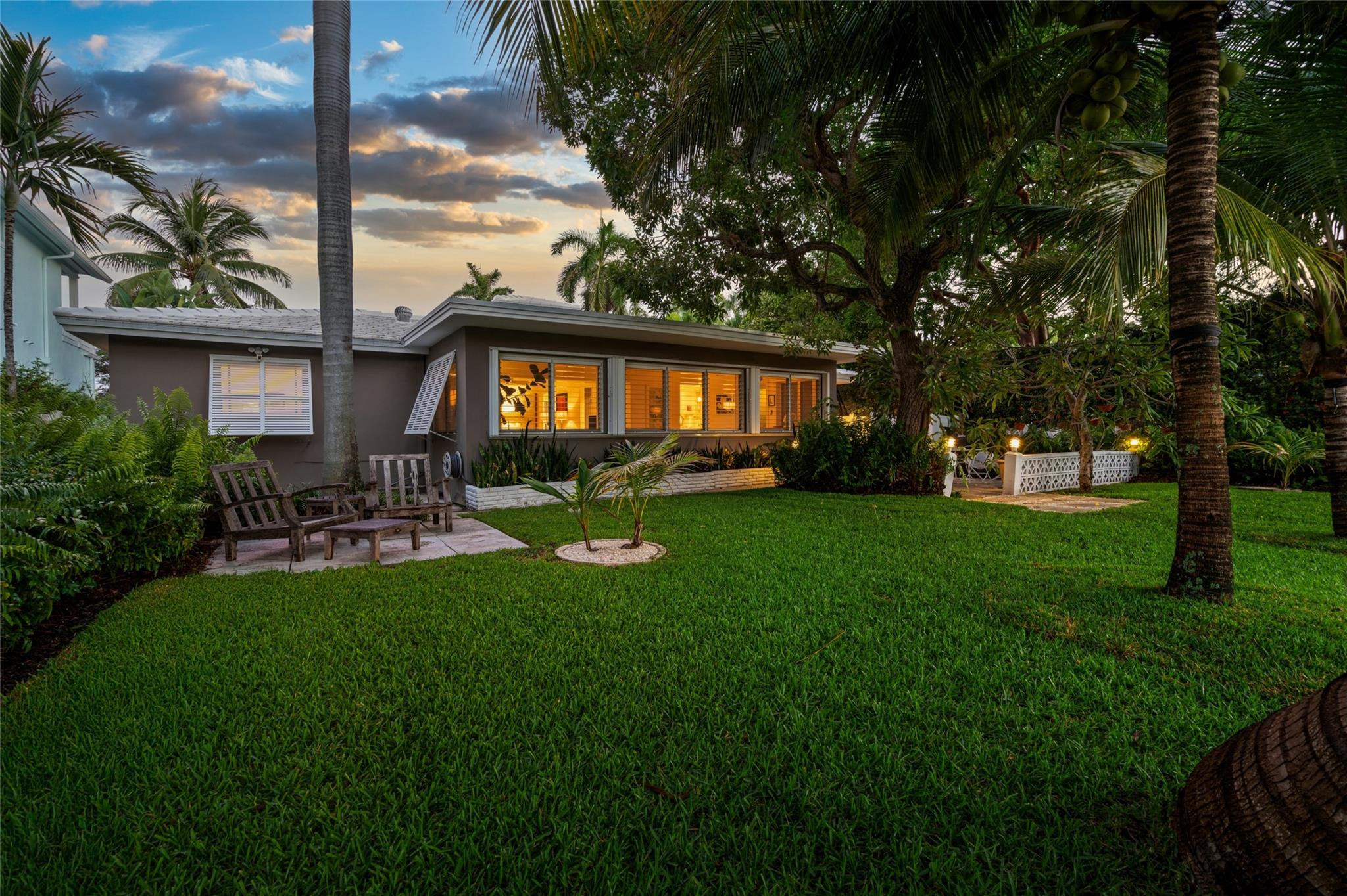 224 North Gordon Road Fort Lauderdale, FL 33301 - Photo 3 of 45 a front view of house with yard and green space