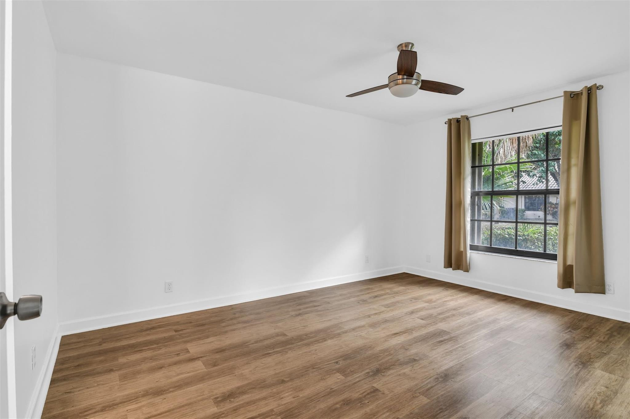 486 Hardwood Place Boca Raton, FL 33431 - Photo 21 of 48 Primary Bedroom