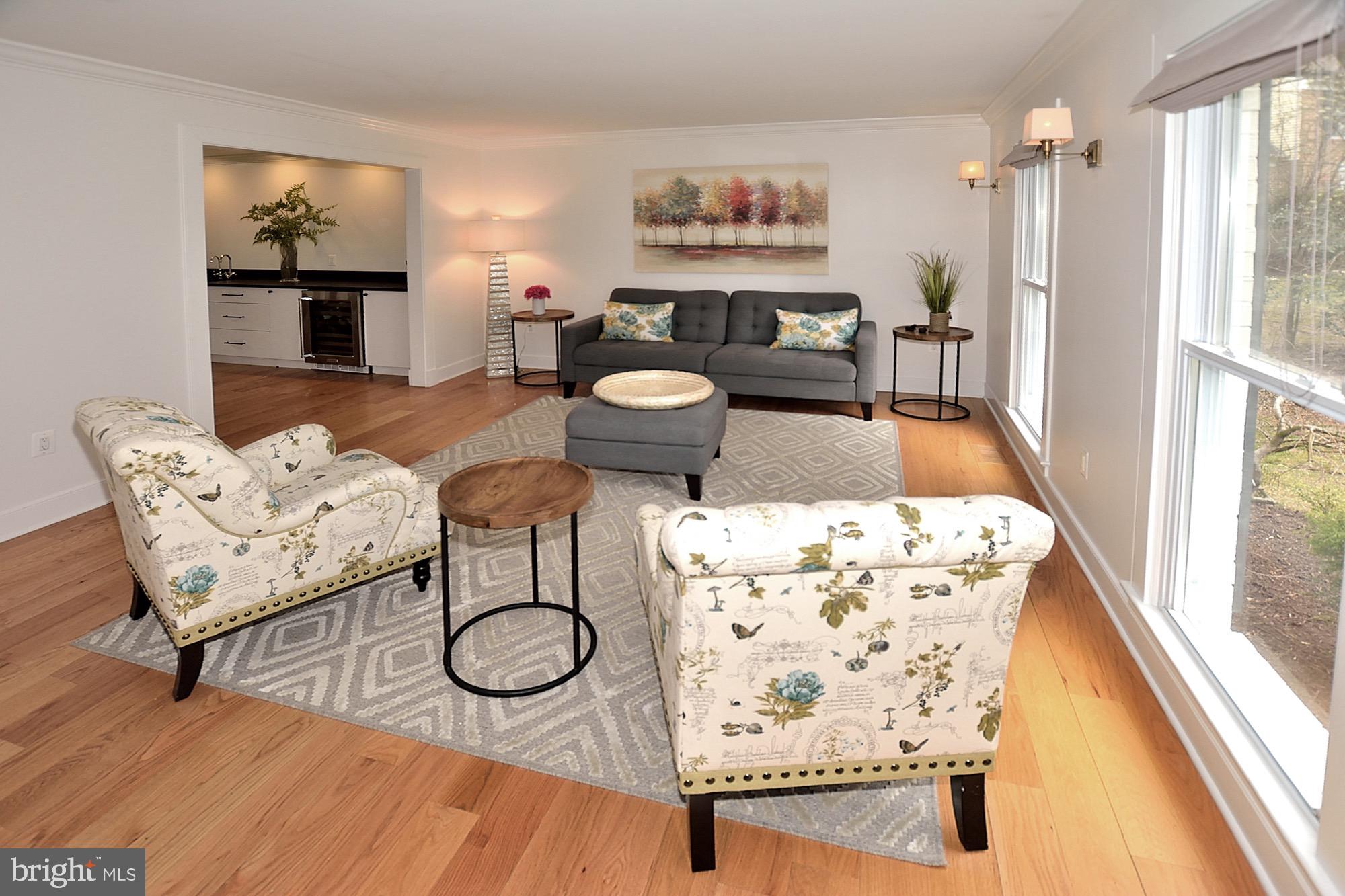 2000 Adams Hill Road Vienna, VA 22182 - Photo 23 of 45 Living Room