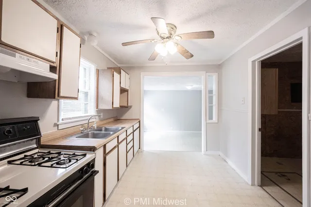 $1,050 | 2121 Euclid Drive, Anderson, IN 46011