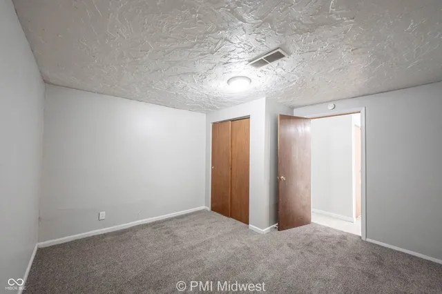 $1,050 | 2121 Euclid Drive, Anderson, IN 46011