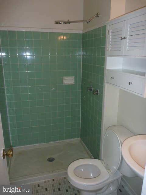 5516 Kempton Drive Springfield, VA 22151 - Photo 11 of 21 Bath (Master)
