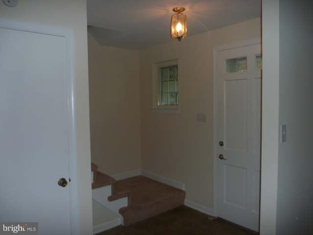 5516 Kempton Drive Springfield, VA 22151 - Photo 16 of 21 Foyer