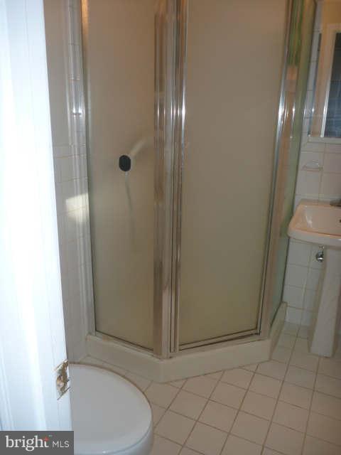 5516 Kempton Drive Springfield, VA 22151 - Photo 9 of 21 Main Level Bath