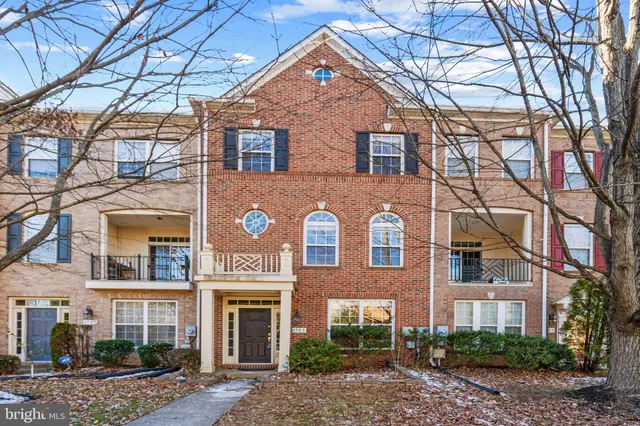 $3,295 | 4505 Henley Place, Fairfax, VA 22030