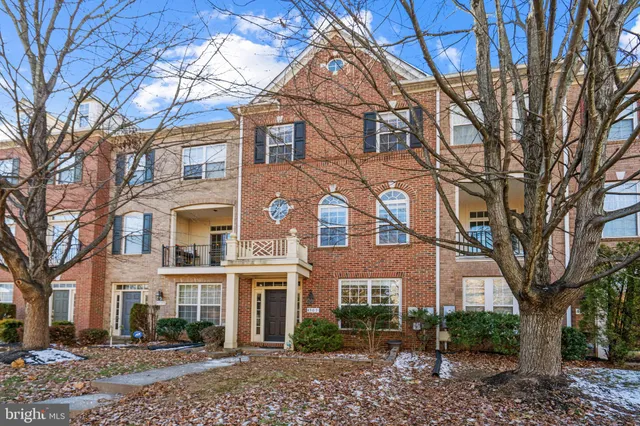 $3,295 | 4505 Henley Place, Fairfax, VA 22030