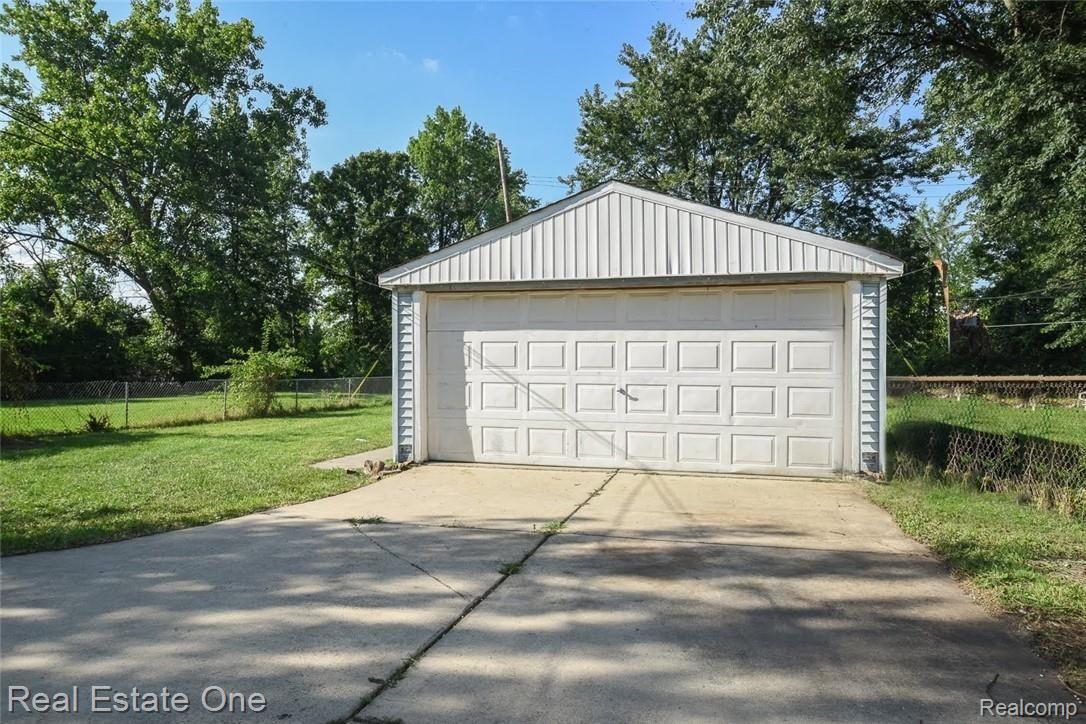 37302 Bendix Street Wayne, MI 48184 - Photo 21 of 28 DSC_8984-Edit.jpg