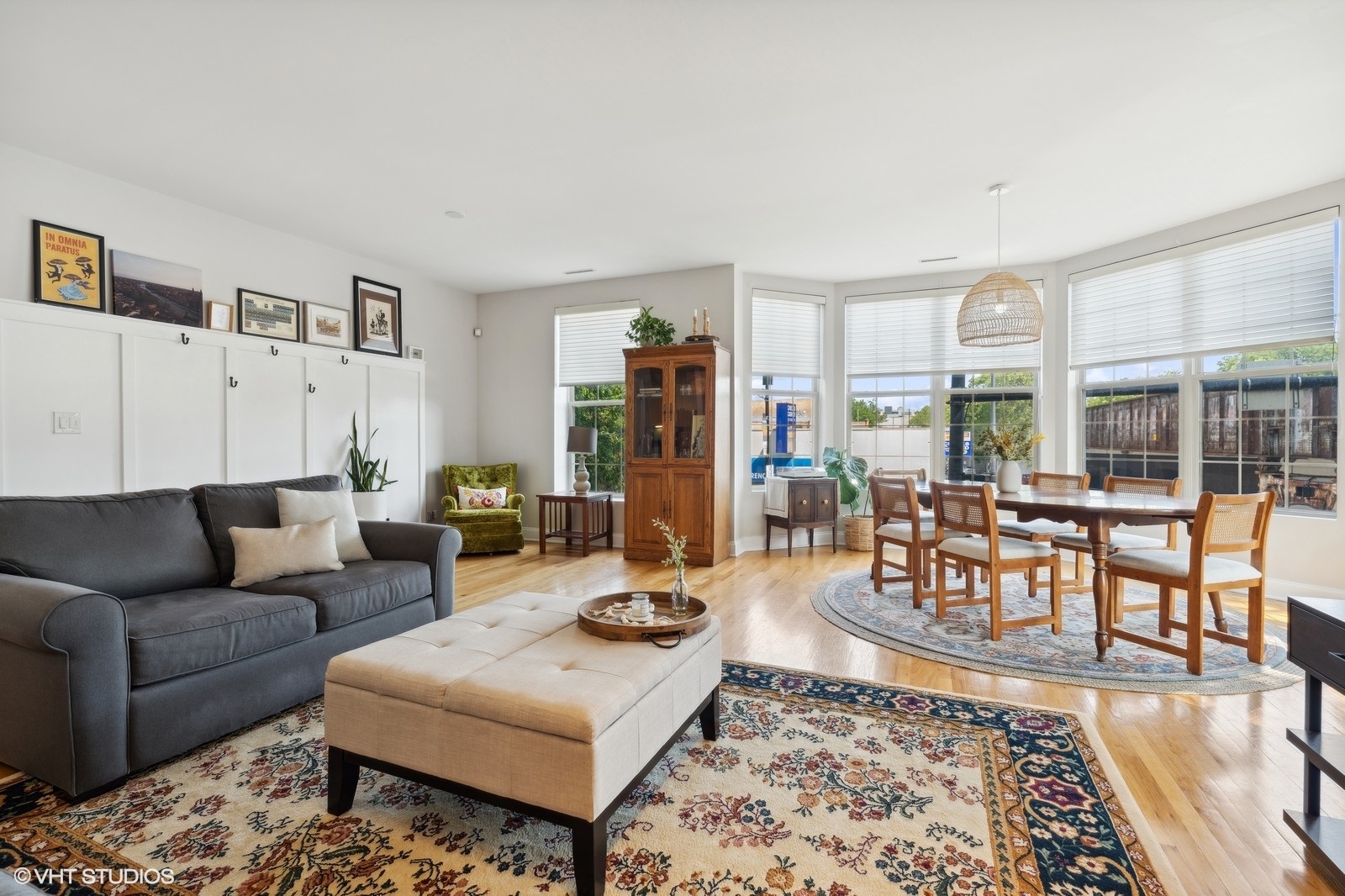 1801 West Addison Street, Unit 2E Chicago, IL 60613 - Photo 6 of 19 Gallery Image 6
