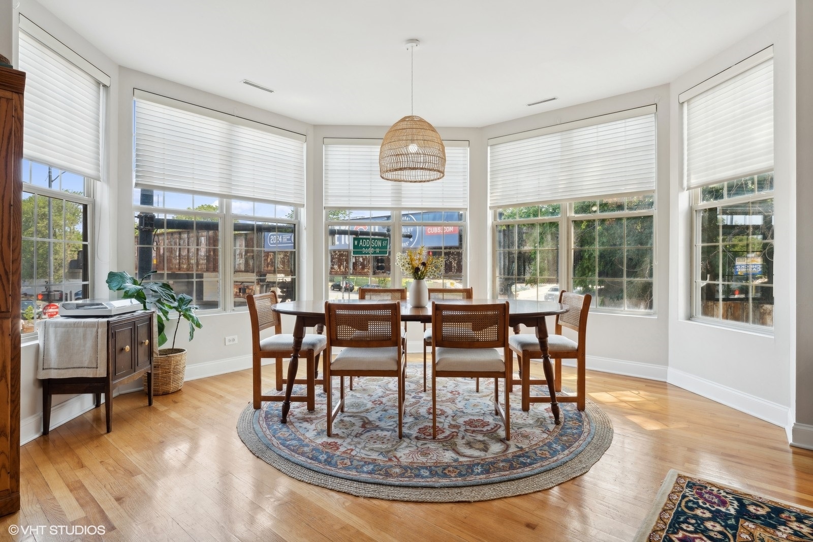 1801 West Addison Street, Unit 2E Chicago, IL 60613 - Photo 9 of 19 Gallery Image 9