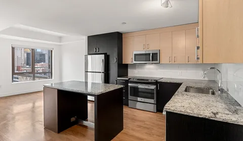 $3,585 | 99 Kneeland Street, Unit 2102, Boston, MA 02111