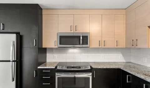 $3,585 | 99 Kneeland Street, Unit 2102, Boston, MA 02111