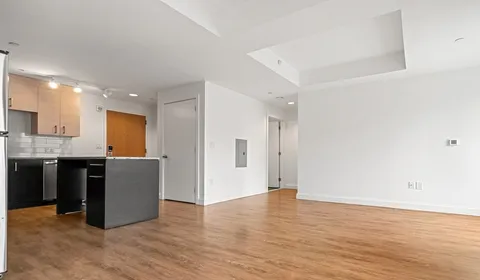 $3,585 | 99 Kneeland Street, Unit 2102, Boston, MA 02111
