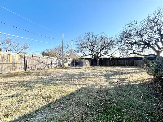 $2,095 | 4002 Sumac Court, Arlington, TX 76017