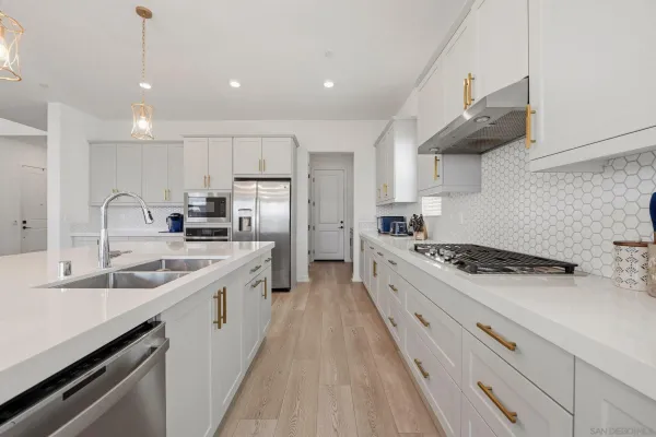 $1,769,000 | 305 Creekview Court, San Marcos, CA 92078