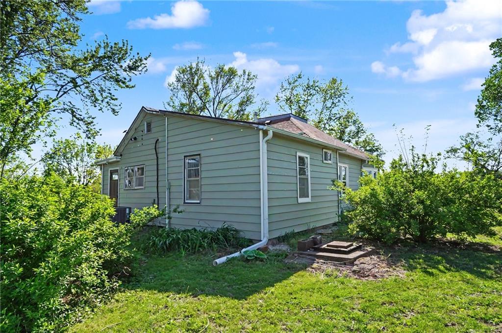 37725 Harmony Road Paola, KS 66071 - Photo 28 of 36