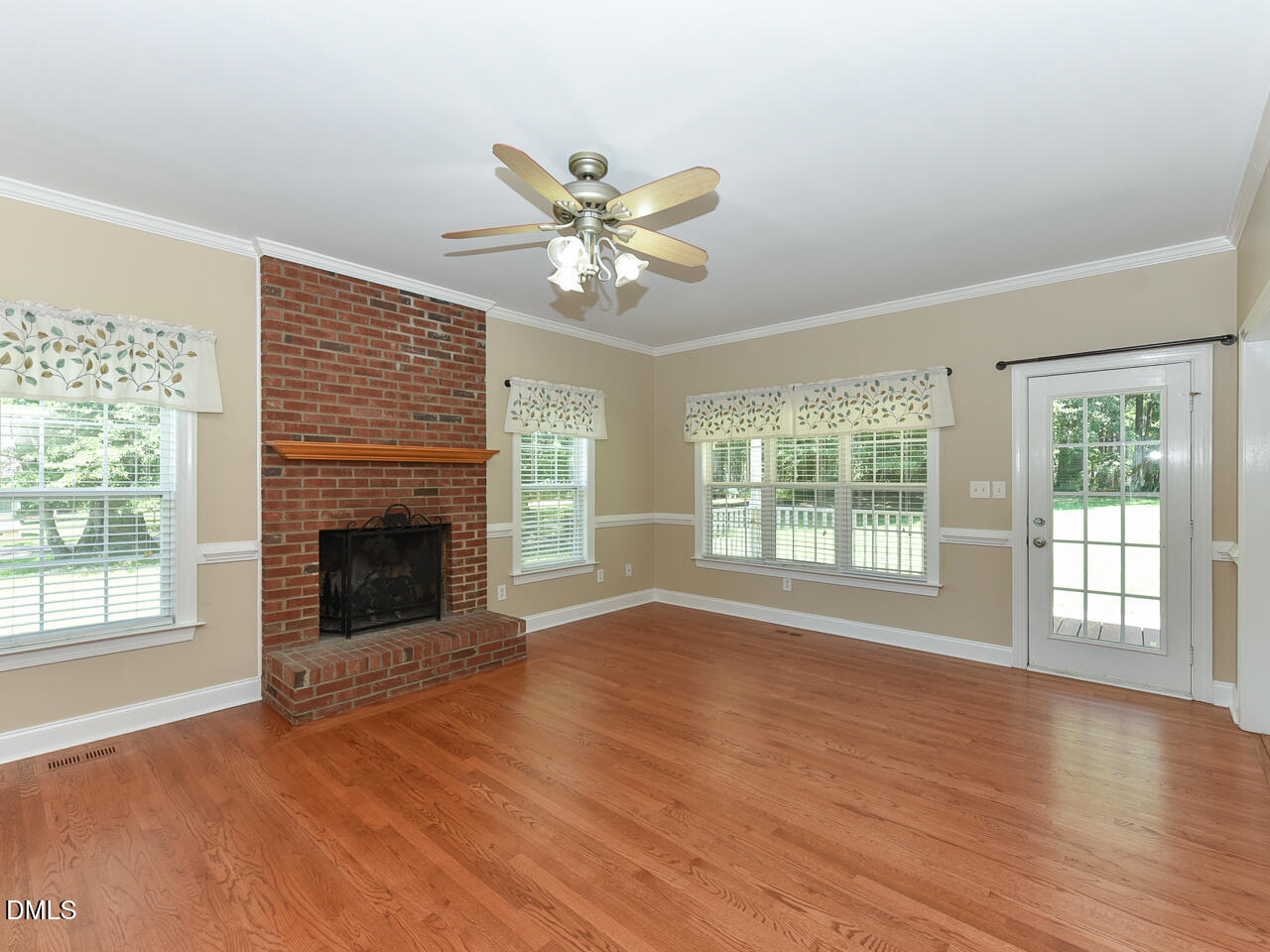 1229 Jogging Court Raleigh, NC 27603 - Photo 9 of 42 Interior - living room - ok