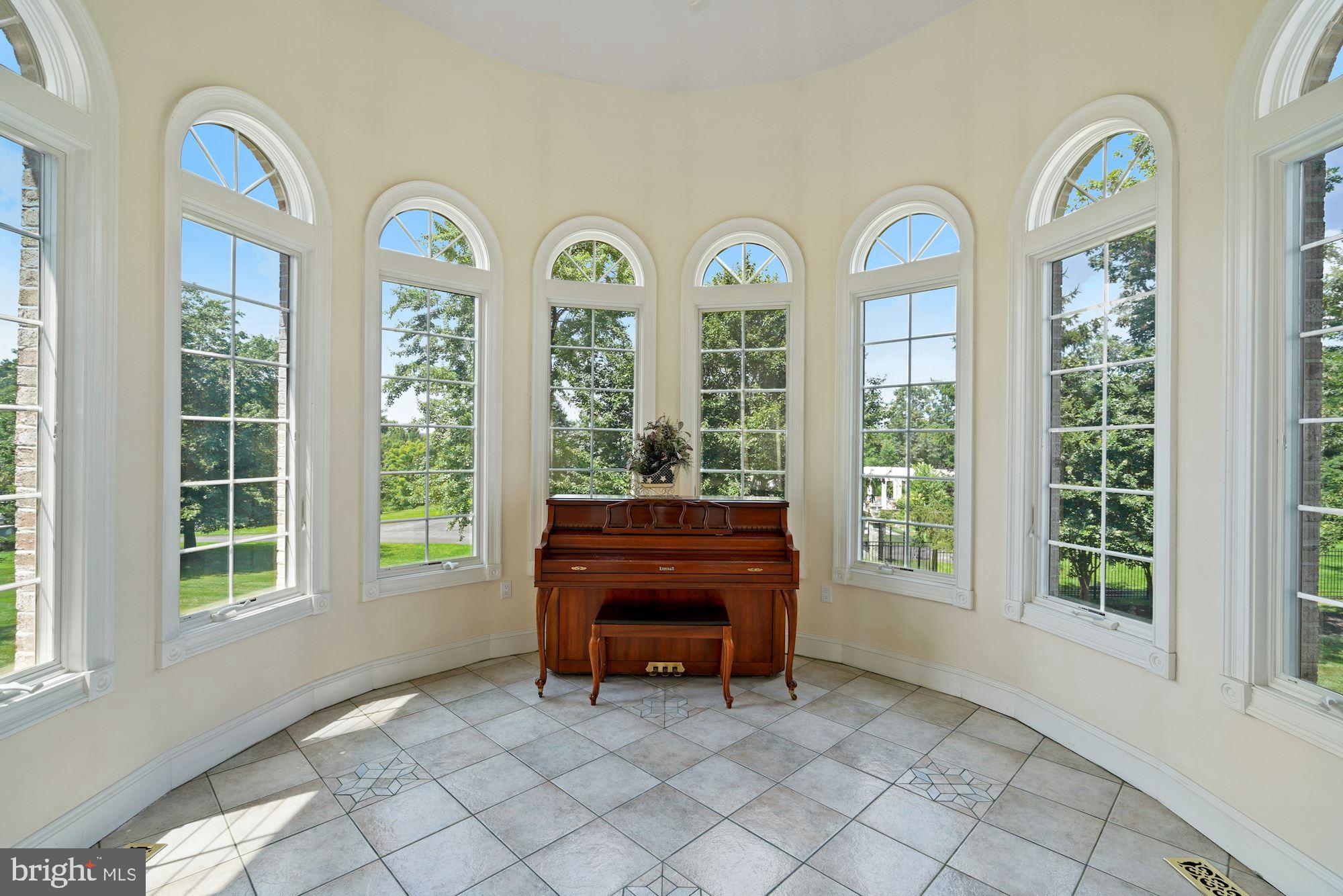 12705 Greenbriar Road Potomac, MD 20854 - Photo 19 of 94 Atrium/Solarium
