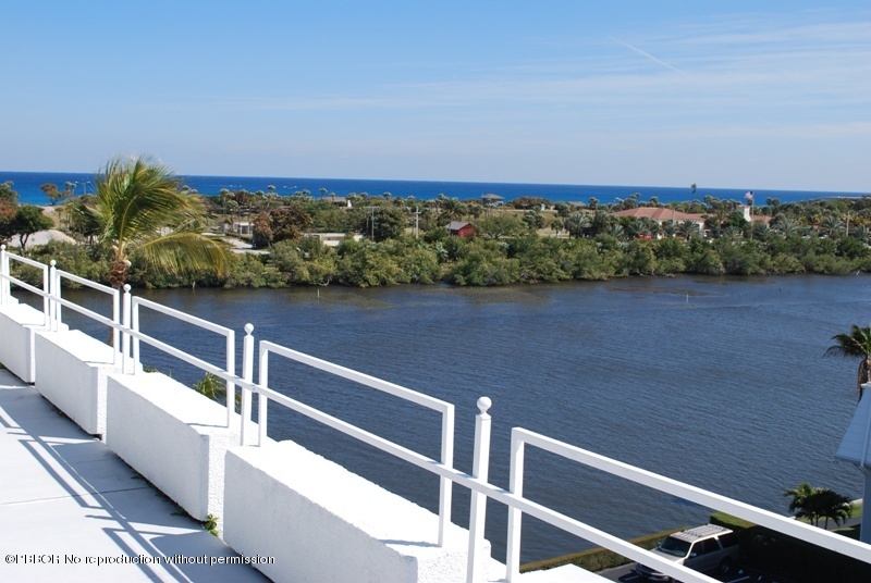 2155 Ibis Isle Road, Unit TW Palm Beach, FL 33480 - Photo 3 of 12 Balcony View
